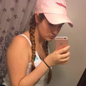 Meet your Posher, Hayley